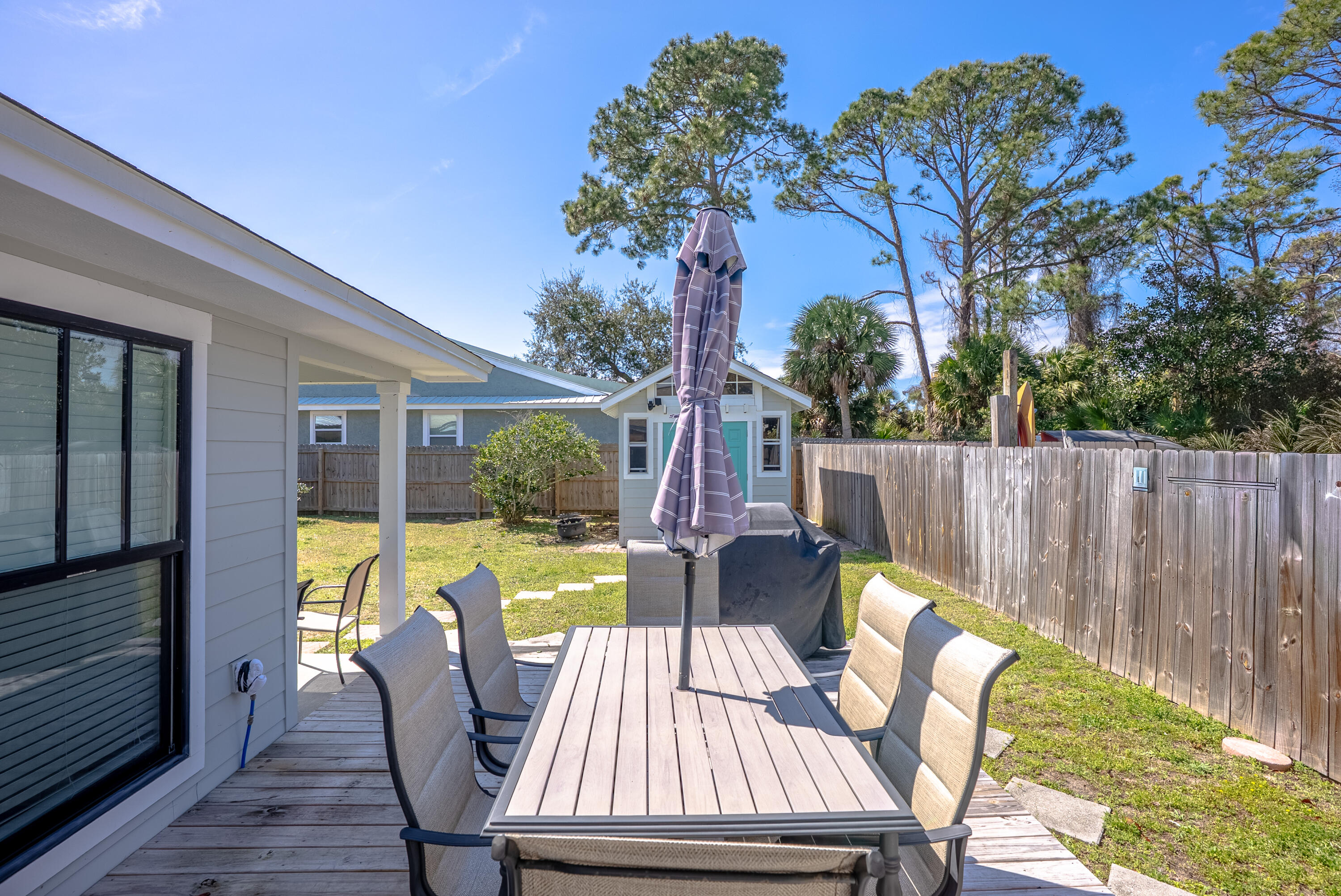 HOLIDAY BEACH RESORT - Residential