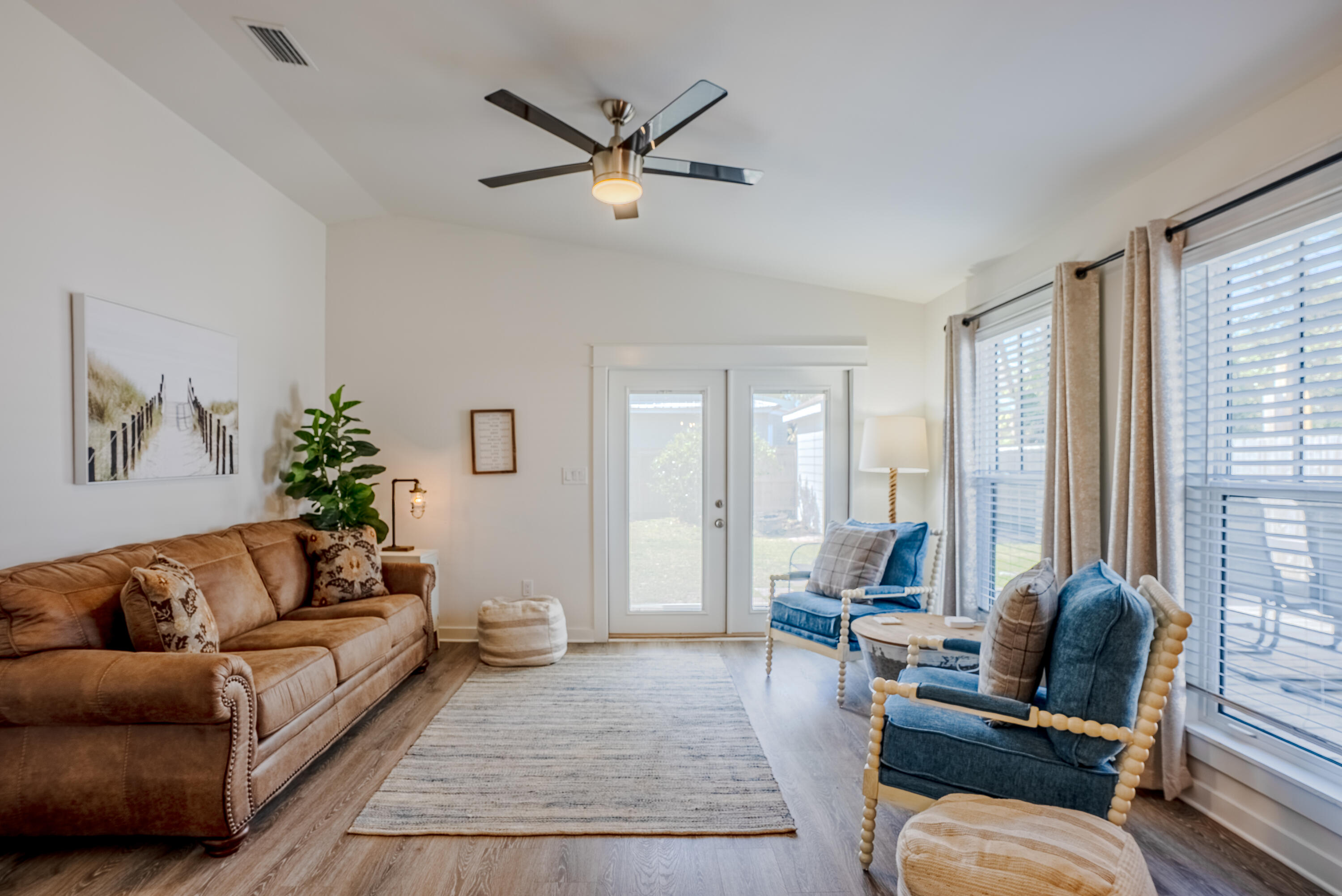 HOLIDAY BEACH RESORT - Residential