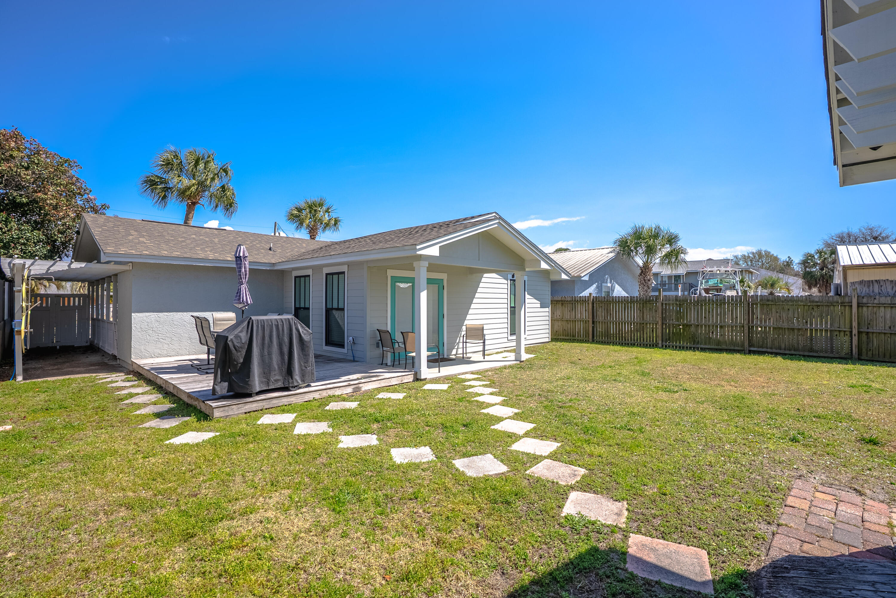 HOLIDAY BEACH RESORT - Residential