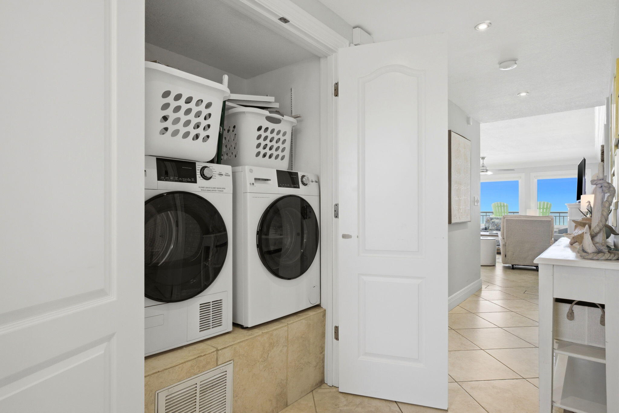 ISLAND ECHO CONDO - Residential