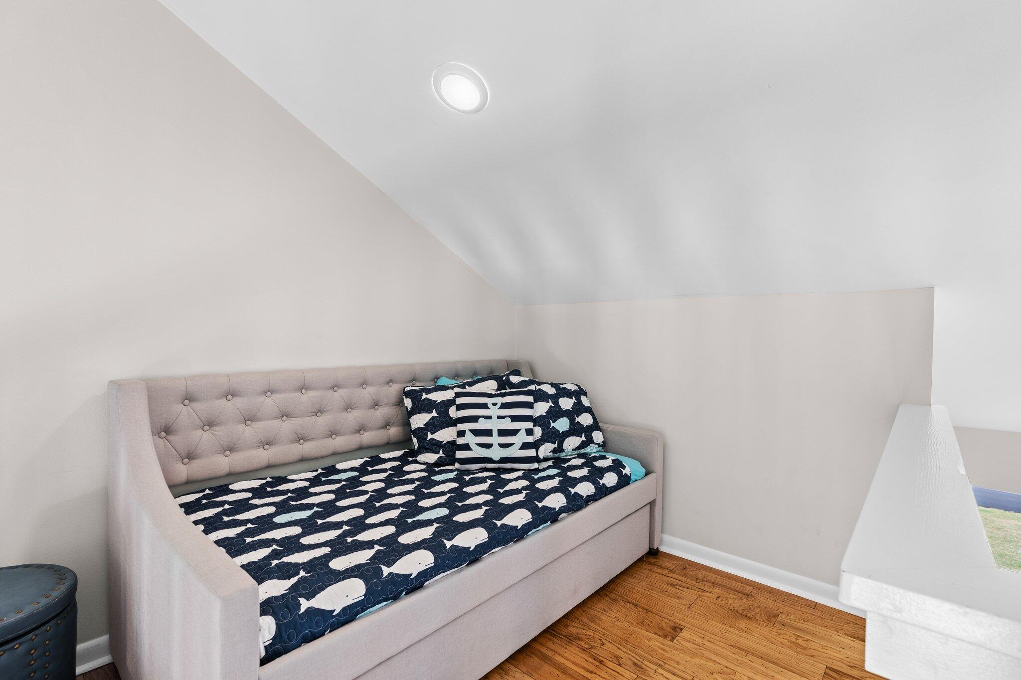 LINKSIDE VILLAGE UNIT 1 - Residential