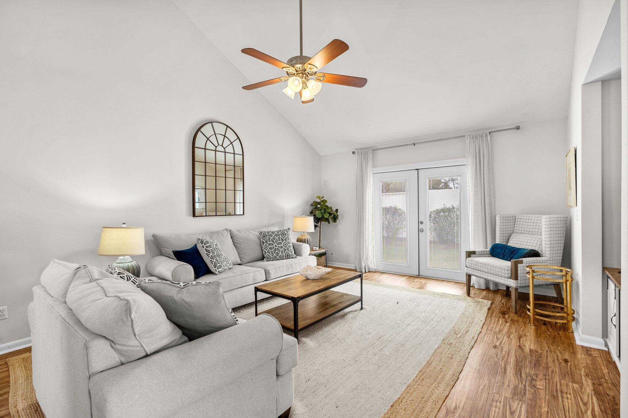 LINKSIDE VILLAGE UNIT 1 - Residential