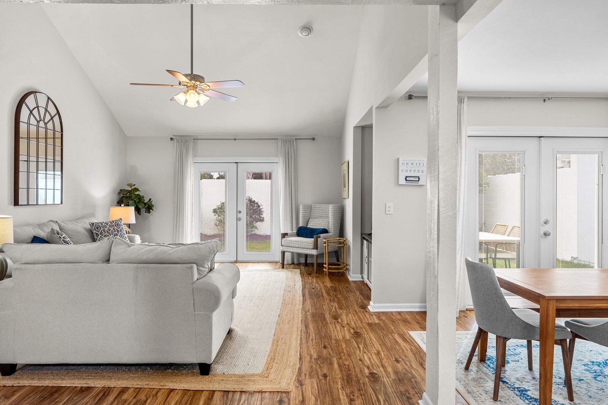 LINKSIDE VILLAGE UNIT 1 - Residential