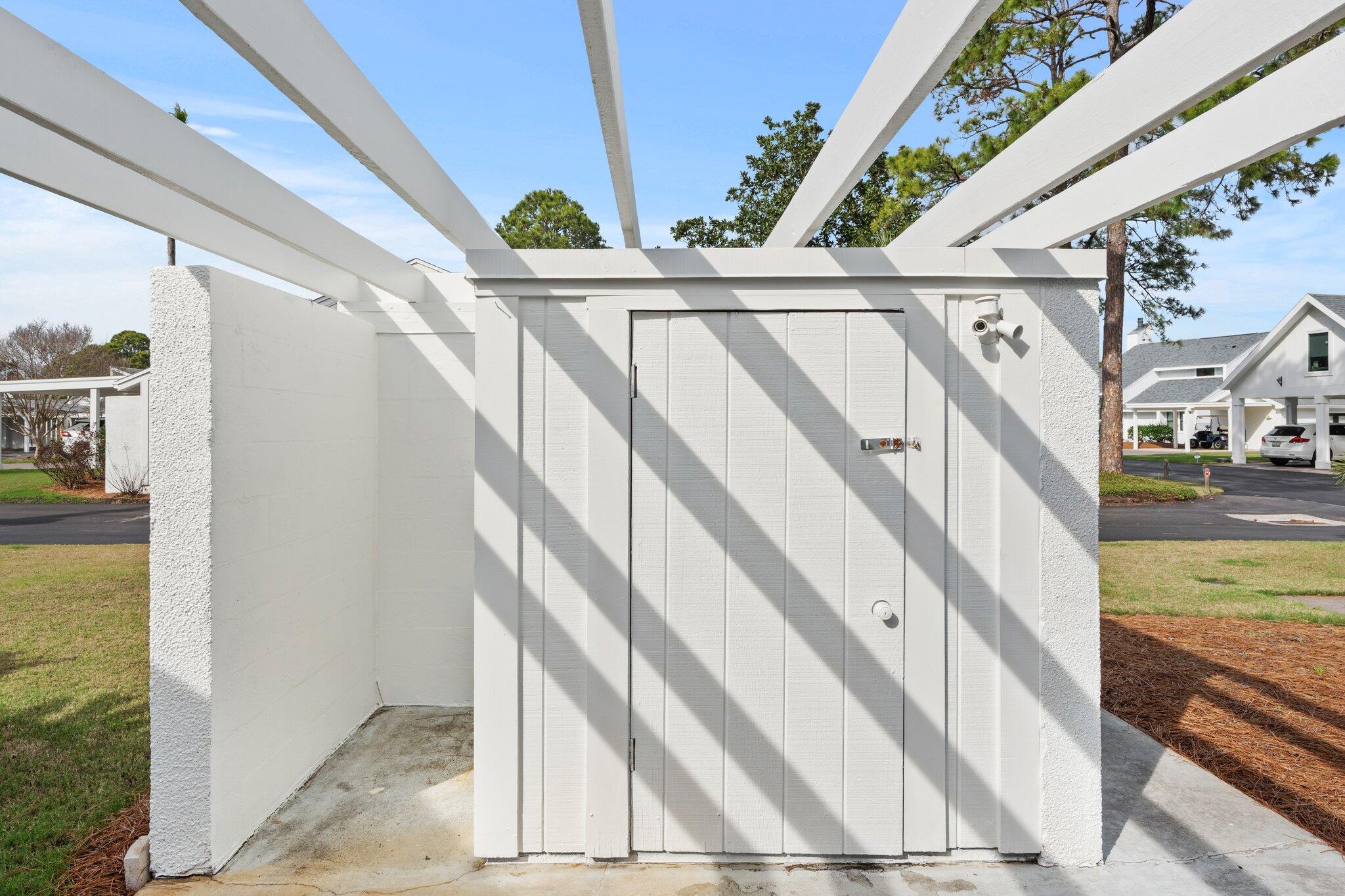 LINKSIDE VILLAGE UNIT 1 - Residential