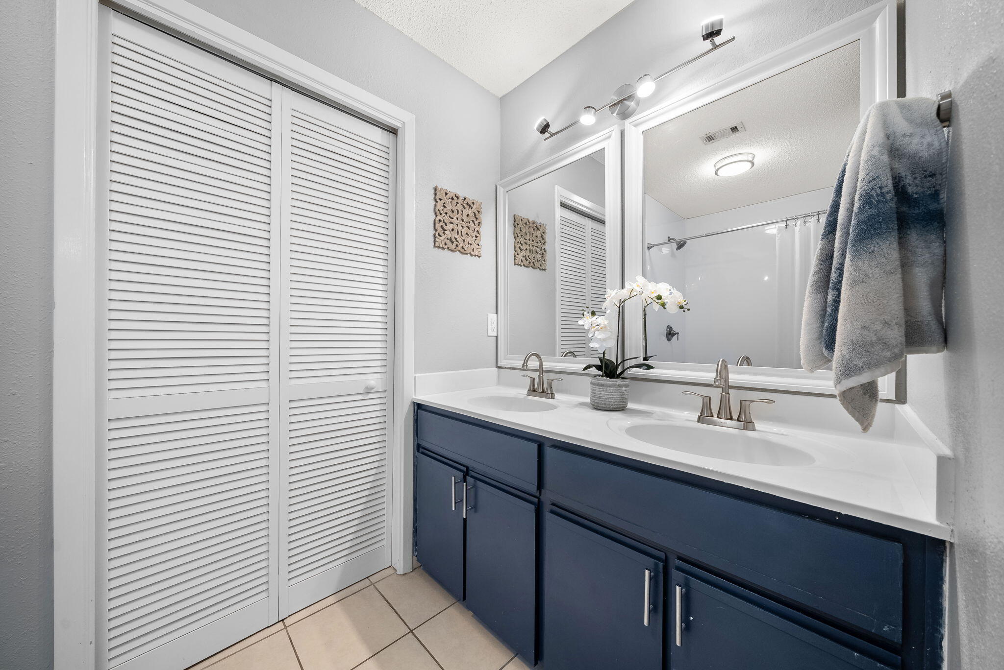 FAIRWAY LAKES PH 1 - Residential