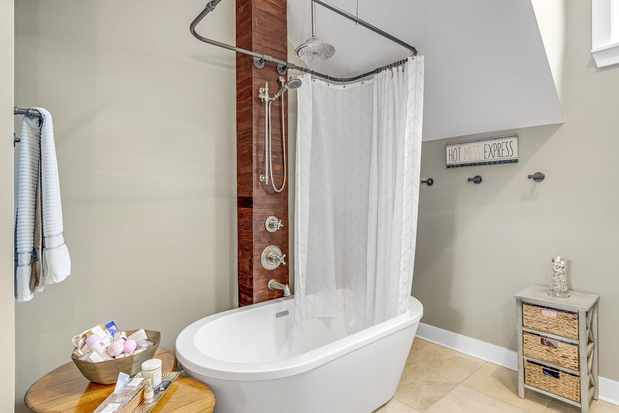 BURNT MILL CREEK - Residential