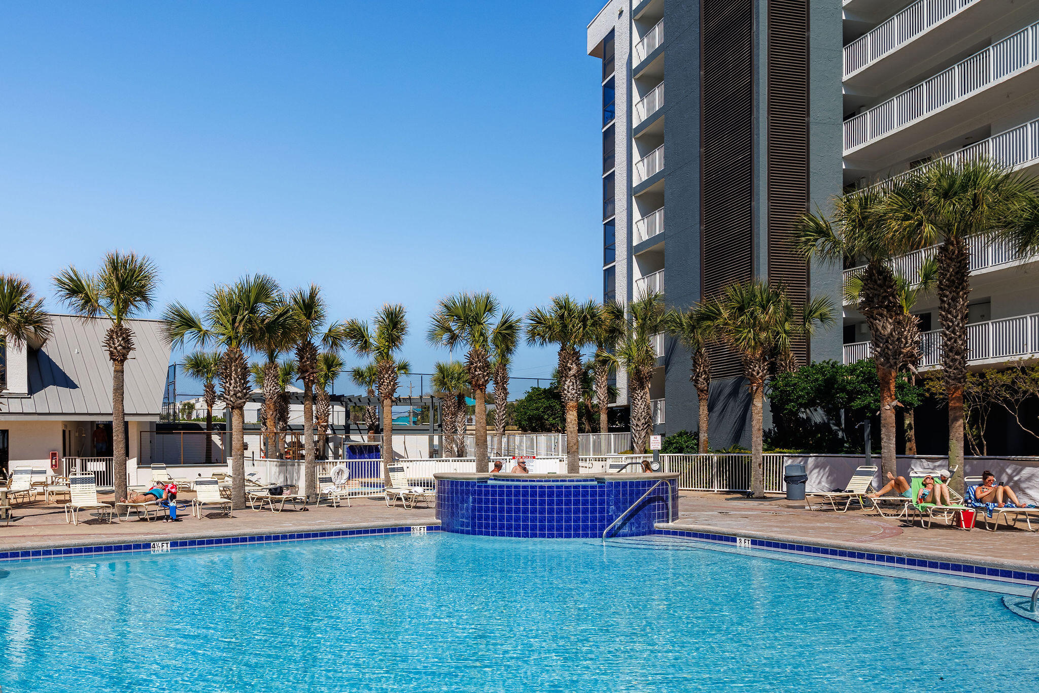 MAINSAIL CONDO PH 1 - Residential