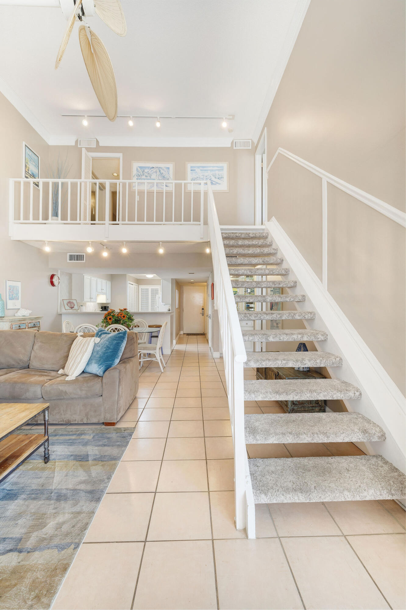 MAINSAIL CONDO PH 1 - Residential