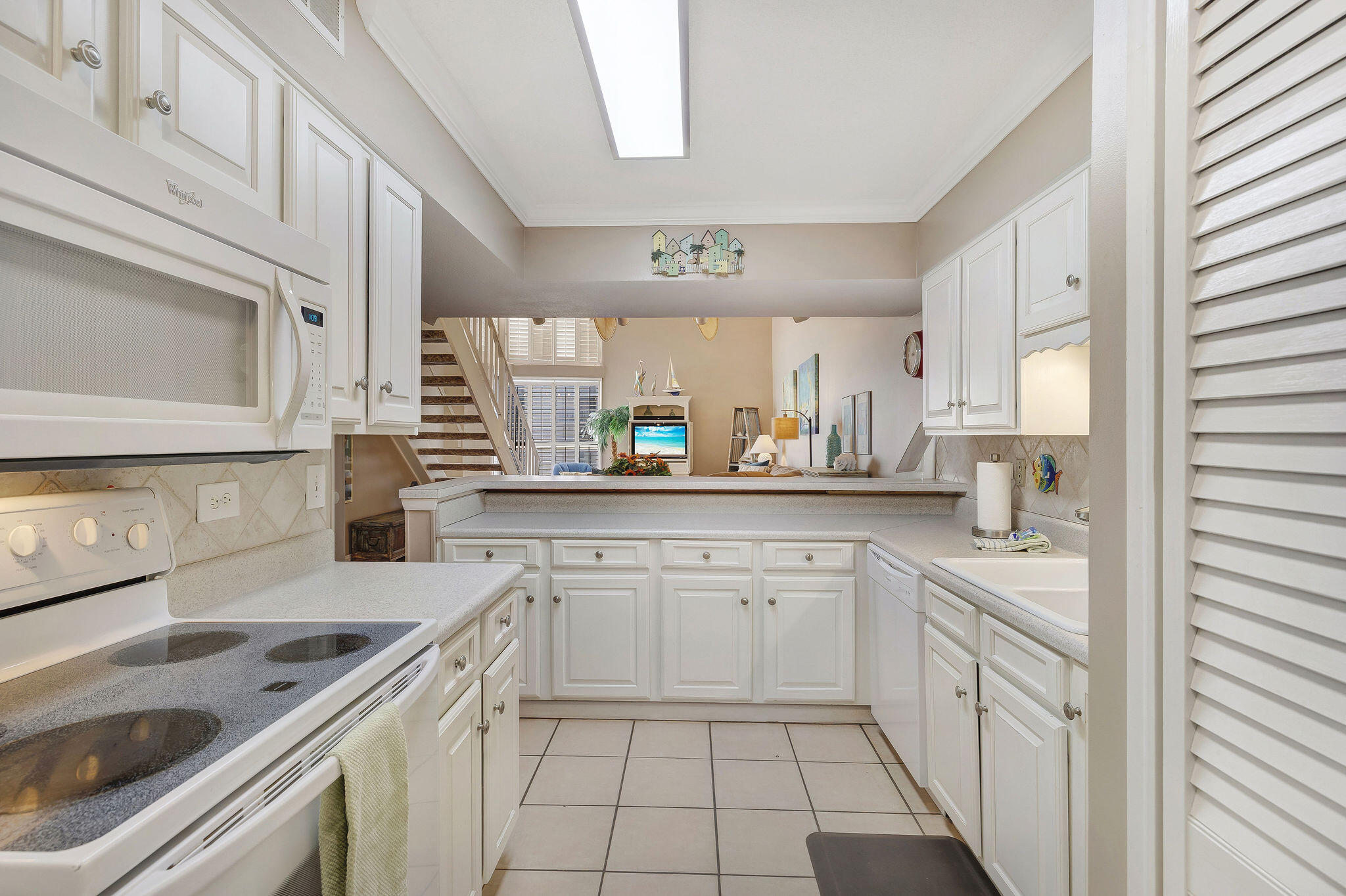 MAINSAIL CONDO PH 1 - Residential