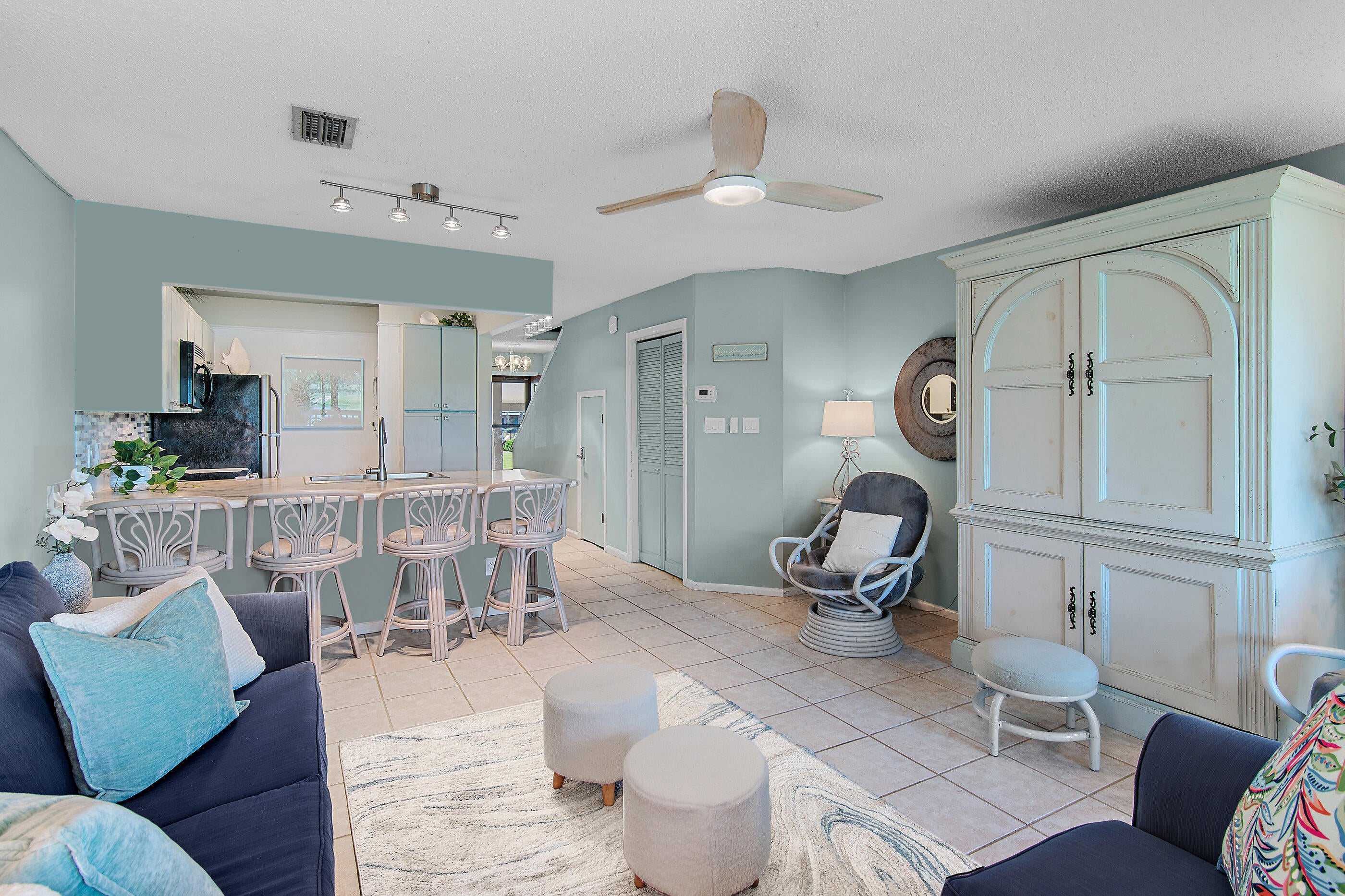 135 S Driftwood Bay UNIT 216