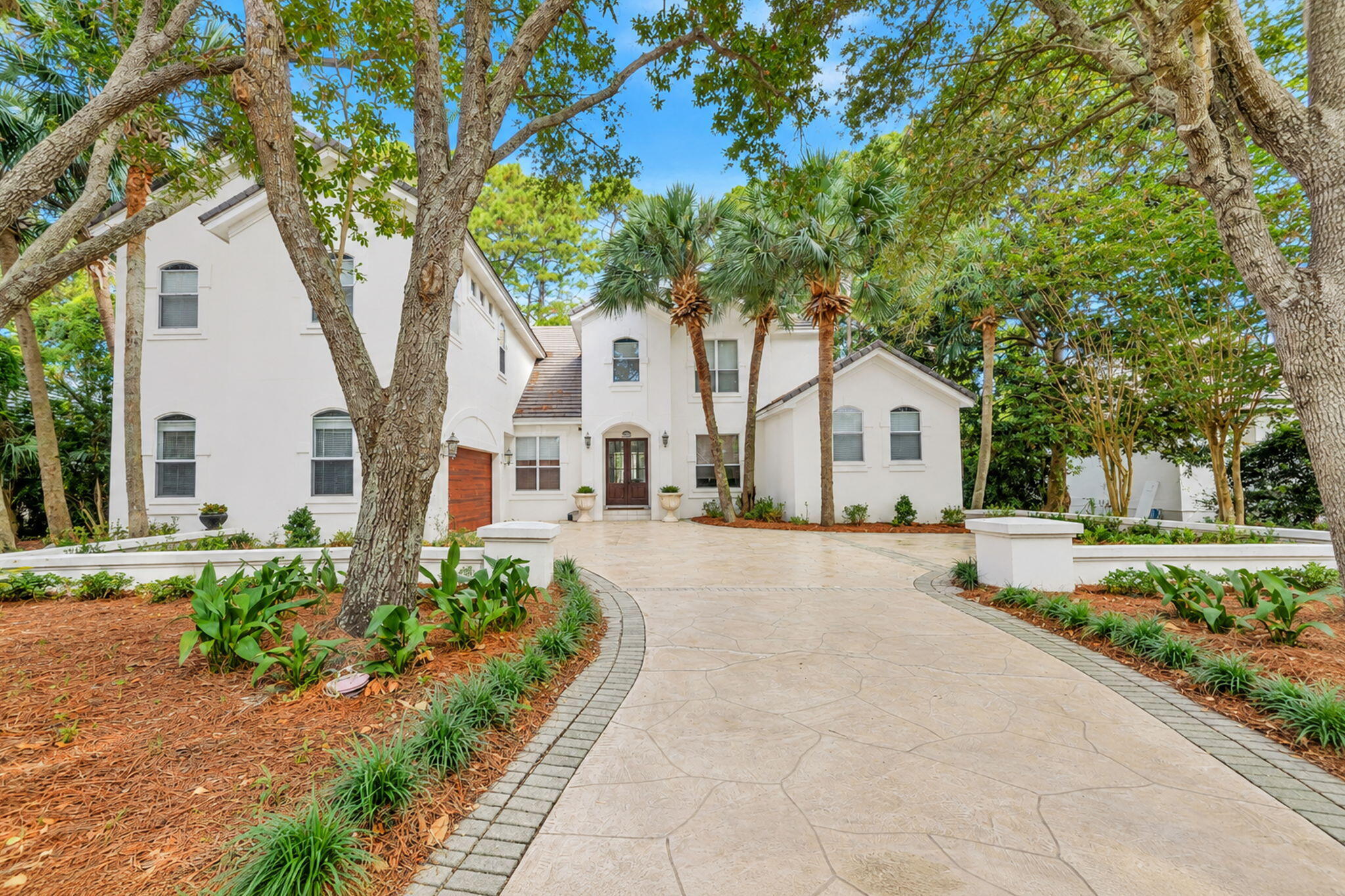436 Admiral Court