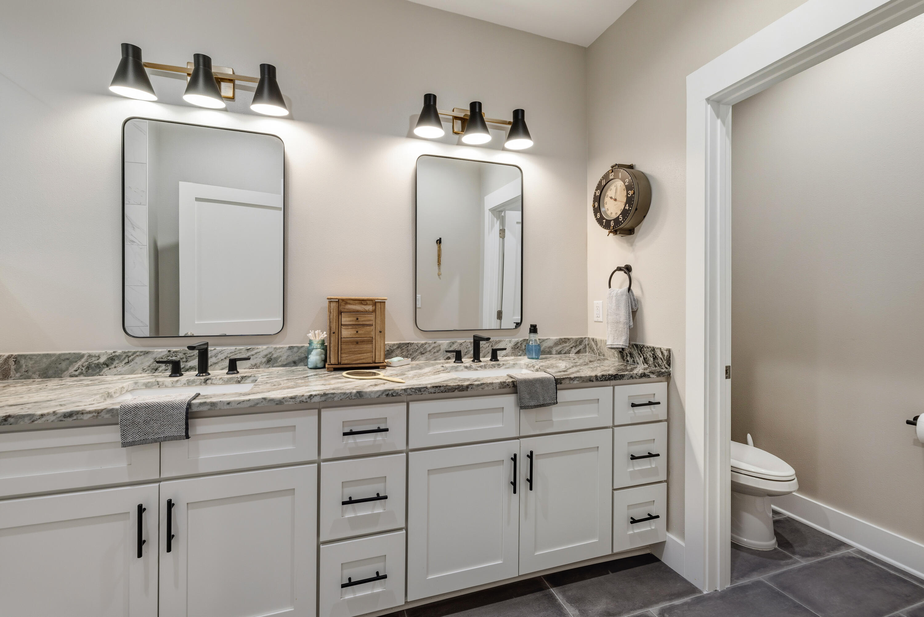 LAGRANGE LANDING - Residential