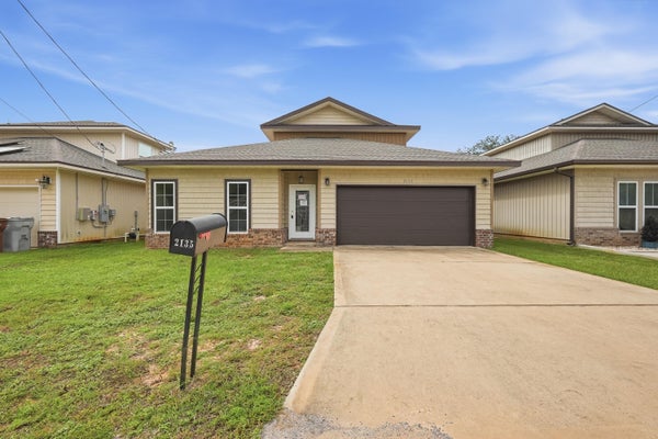 2135 NINA ST, NAVARRE, FL 32566 - Image 406848d51ceddf4af735decbfcddc5a9/1734066865