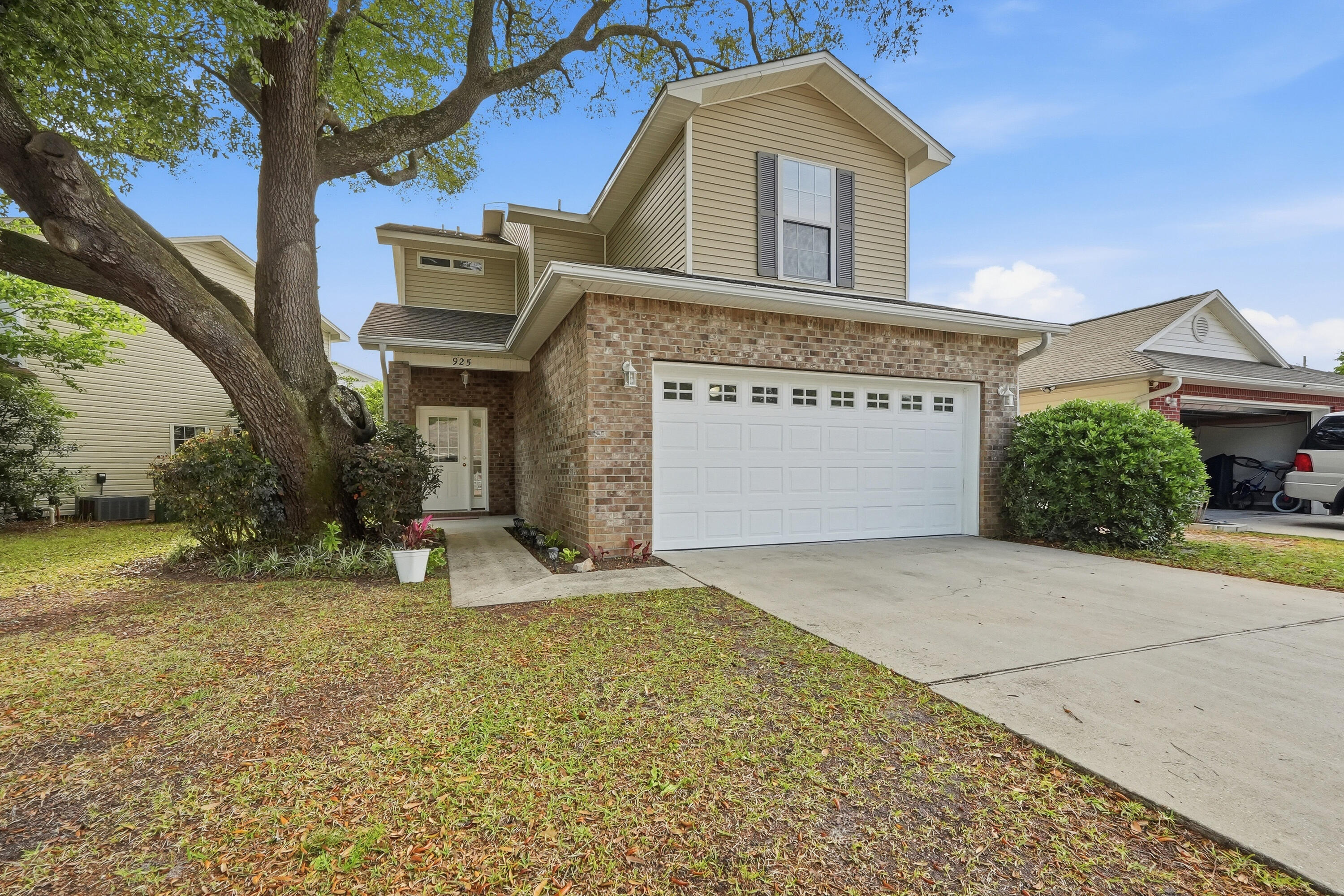 OAK PARK ESTATES - Residential