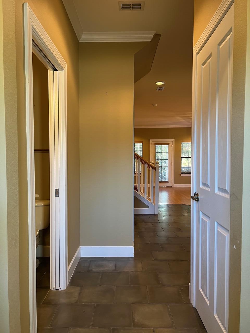 SOUTH HAVEN TOWNHOMES - Residential Lease