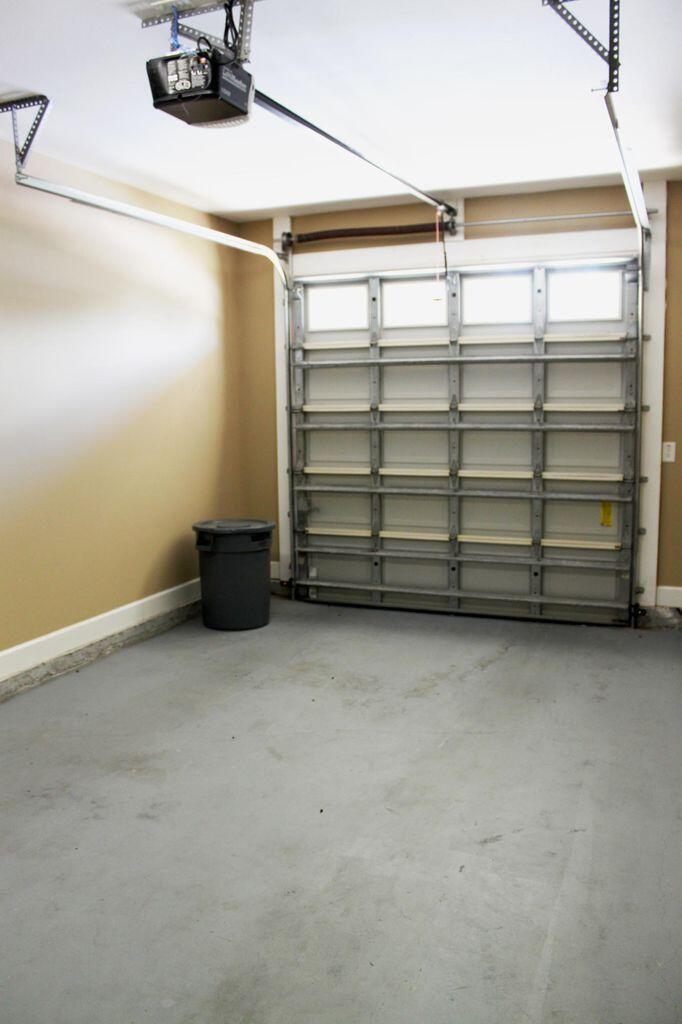 SOUTH HAVEN TOWNHOMES - Residential Lease