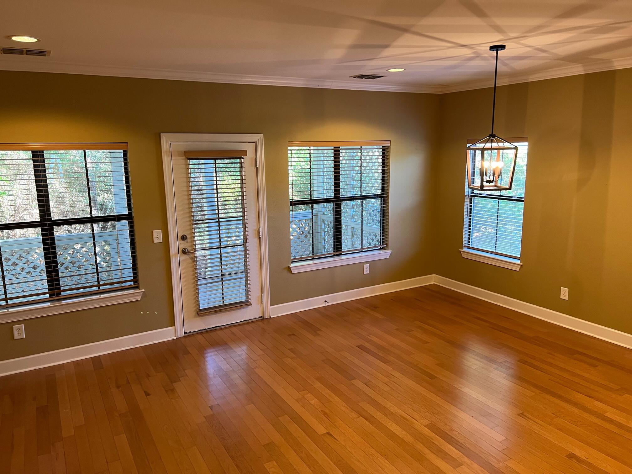 SOUTH HAVEN TOWNHOMES - Residential Lease