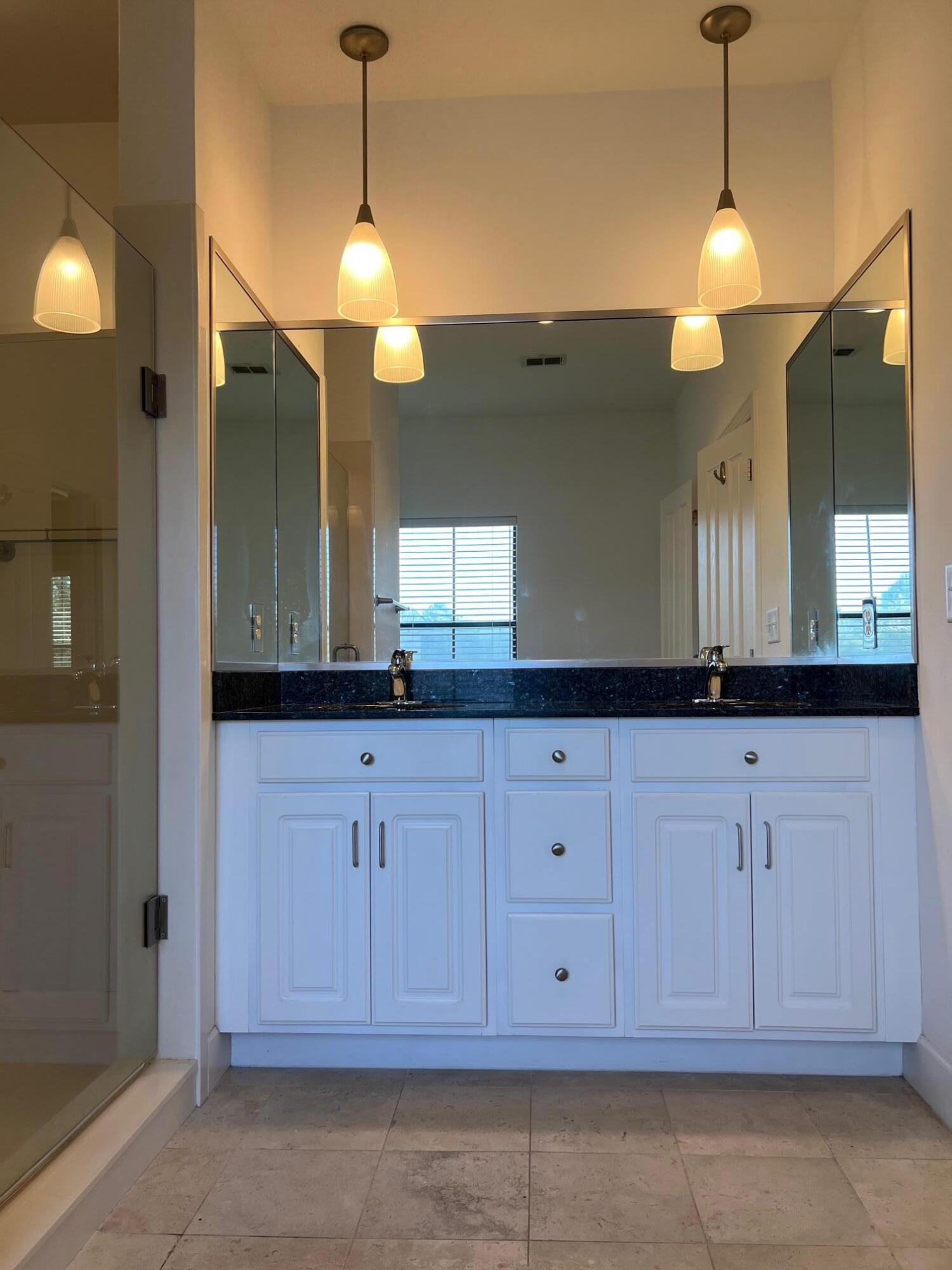 SOUTH HAVEN TOWNHOMES - Residential Lease