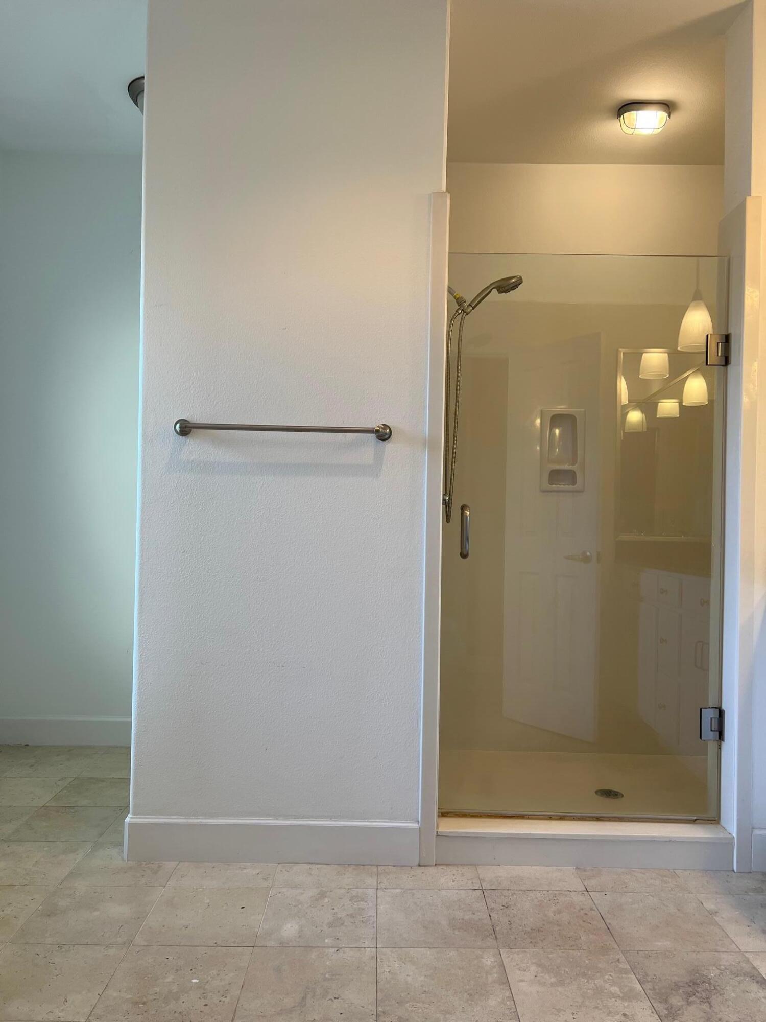 SOUTH HAVEN TOWNHOMES - Residential Lease