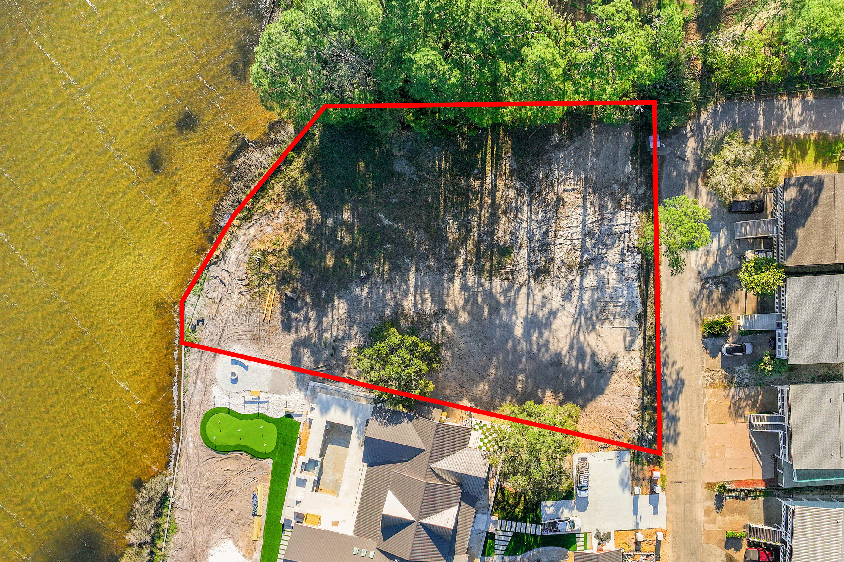 NO RECORDED SUBDIVISION - Land