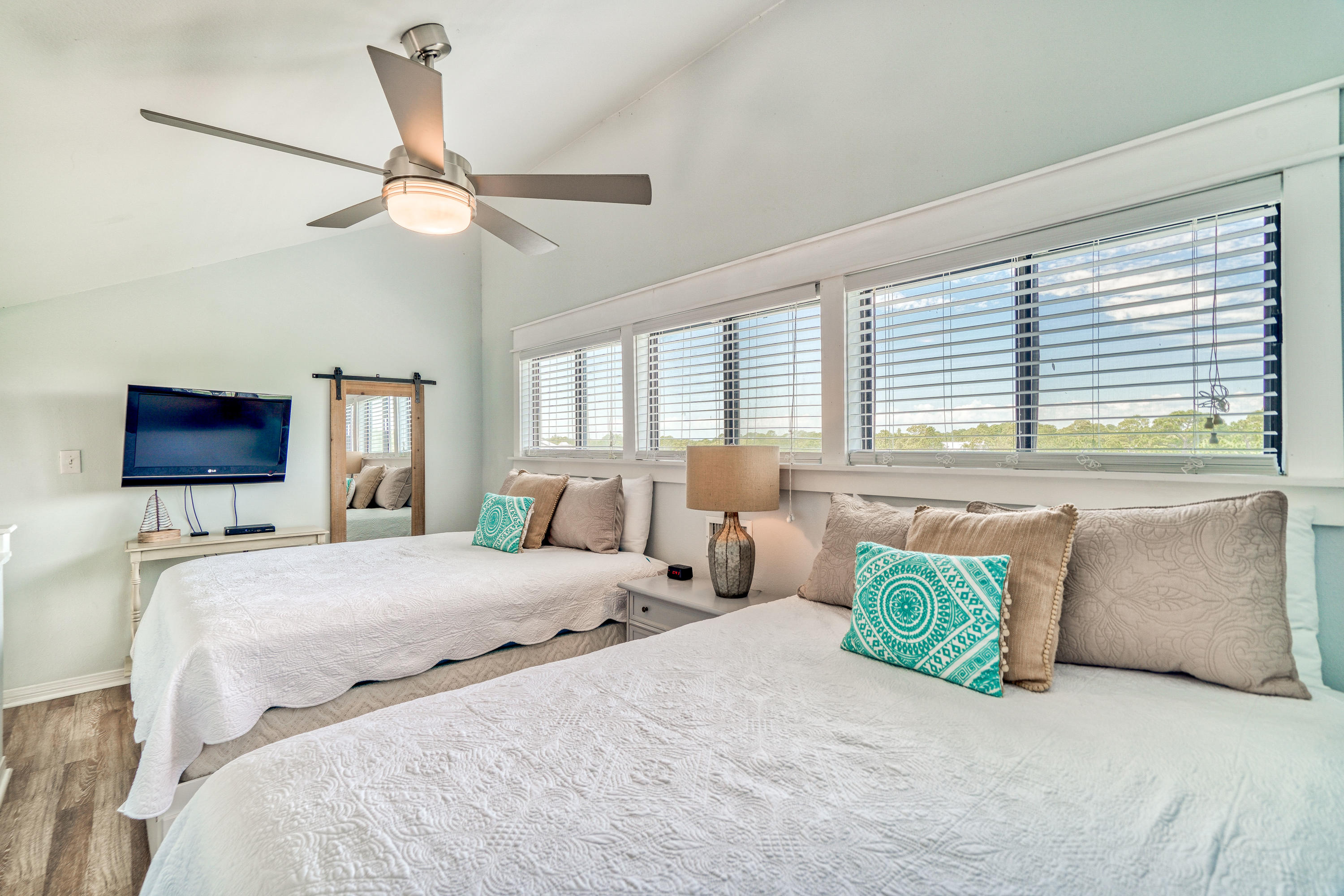 BEACHFRONT 2 PH 1 - Residential