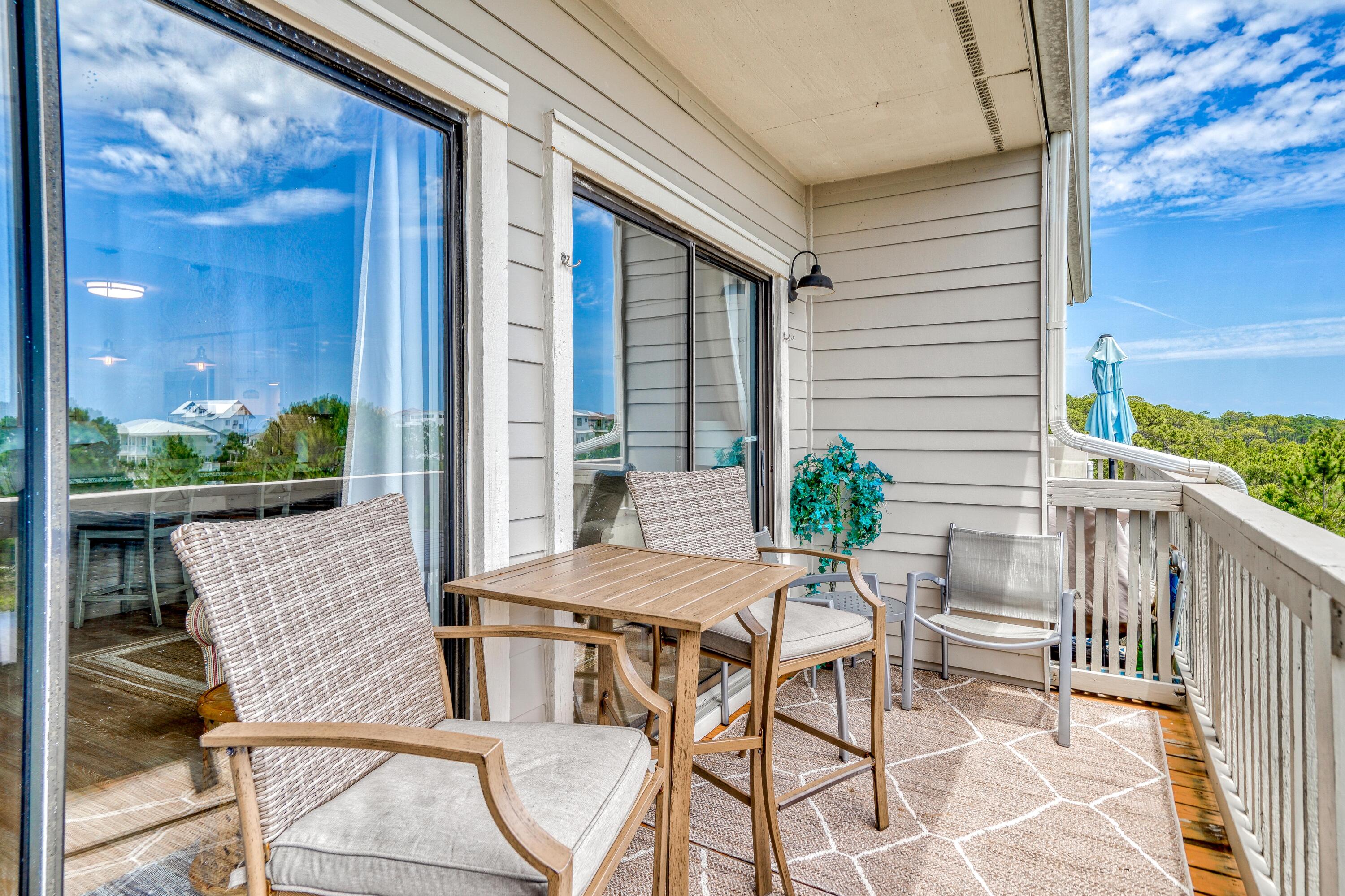 BEACHFRONT 2 PH 1 - Residential