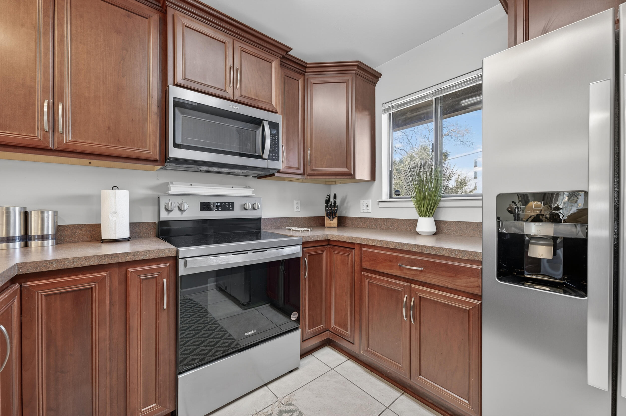 PORTSIDE CONDO - Residential