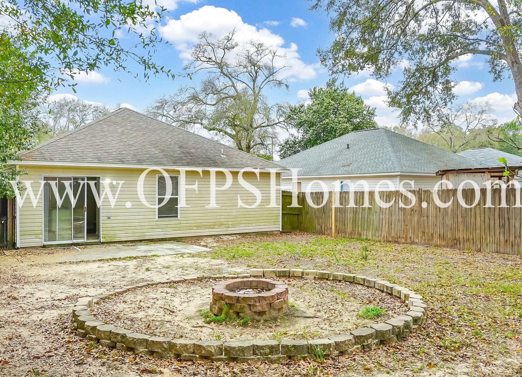 OAKDALE MINI FARMS - Residential Lease