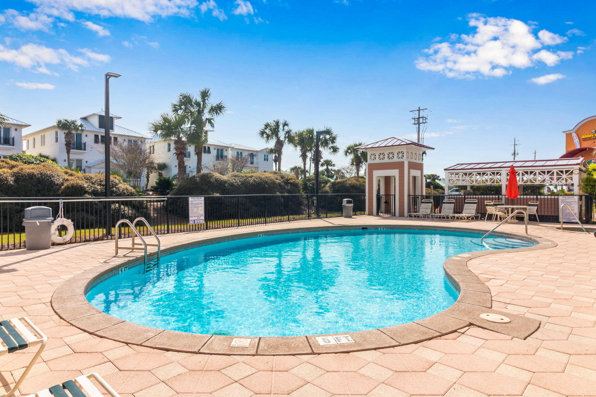 EMERALD WATERS - Residential