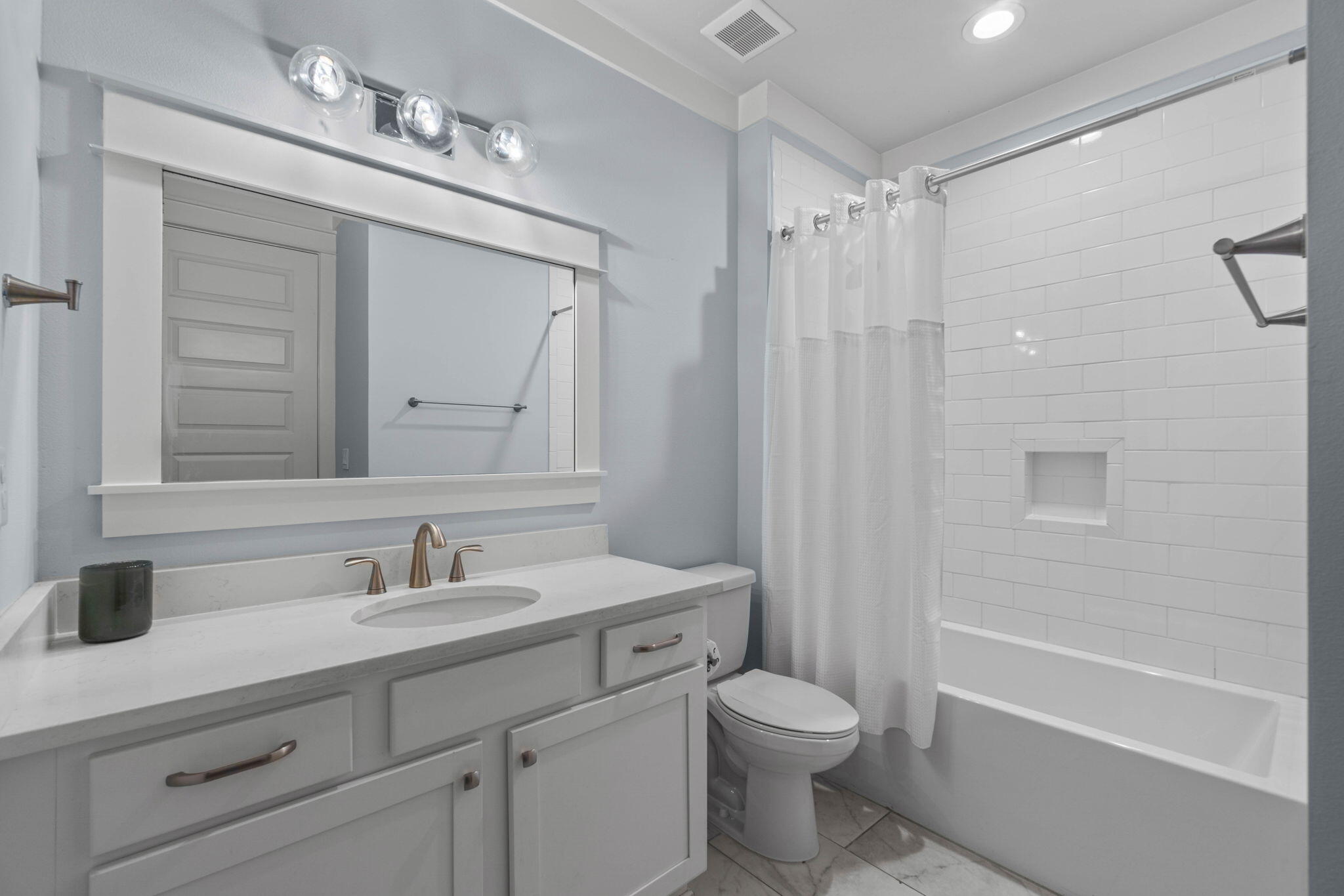 HIDDEN PALMS - Residential