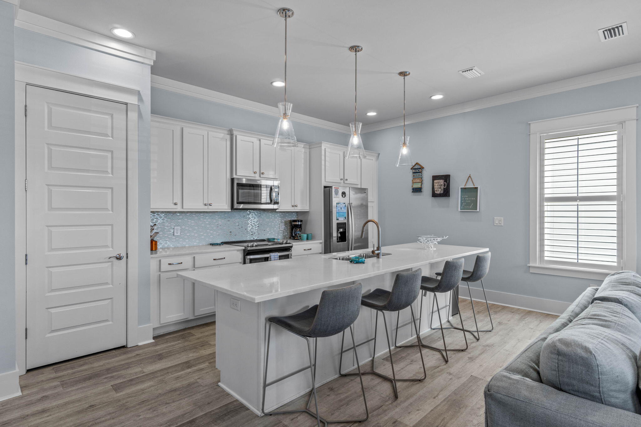 HIDDEN PALMS - Residential