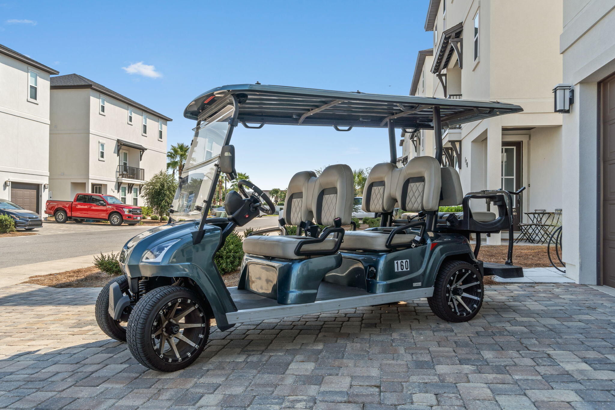 HIDDEN PALMS - Residential