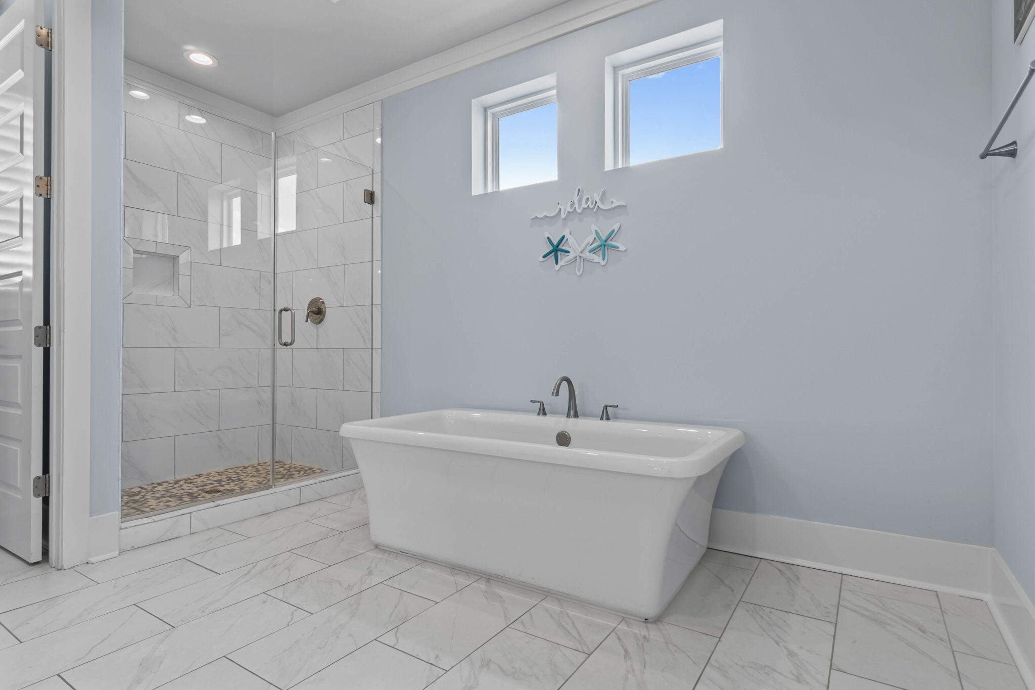 HIDDEN PALMS - Residential