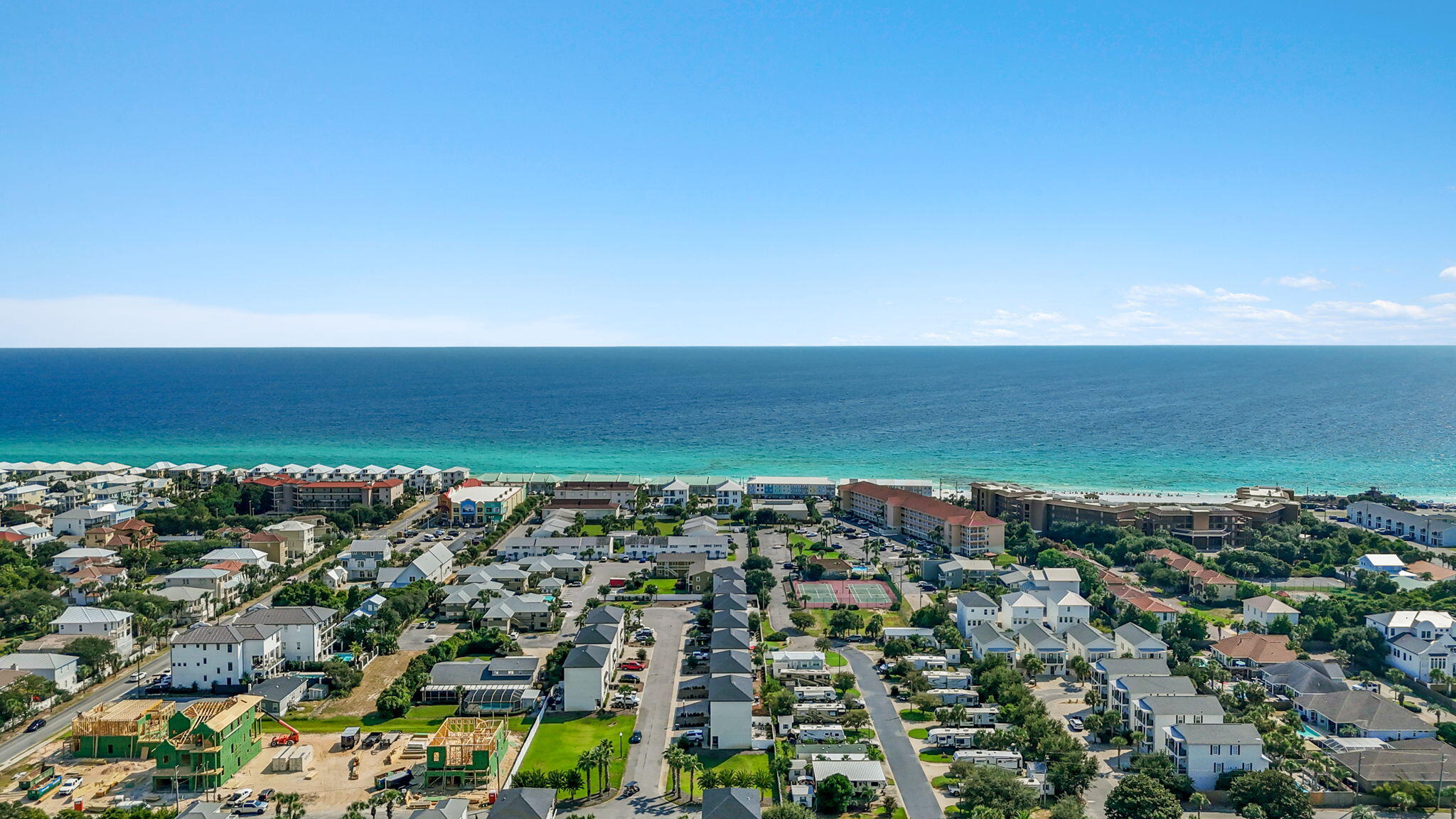 HIDDEN PALMS - Residential