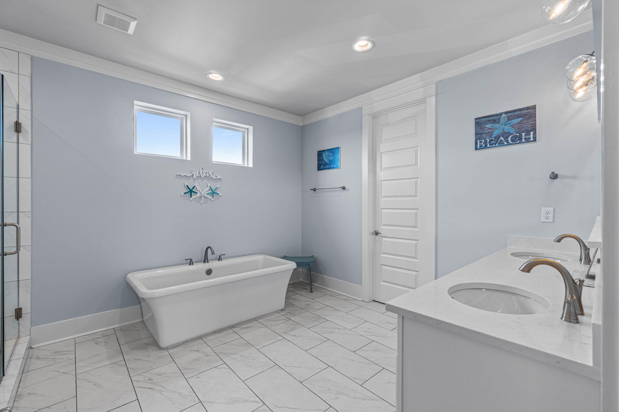 HIDDEN PALMS - Residential