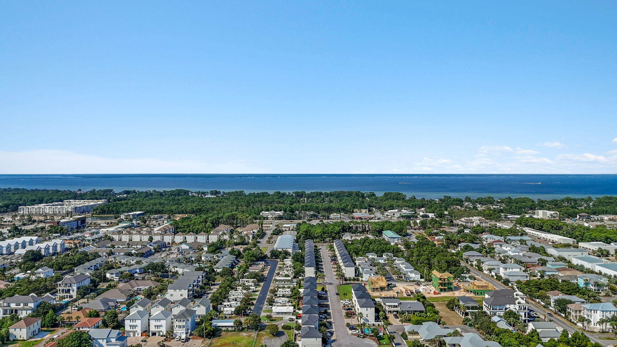 HIDDEN PALMS - Residential