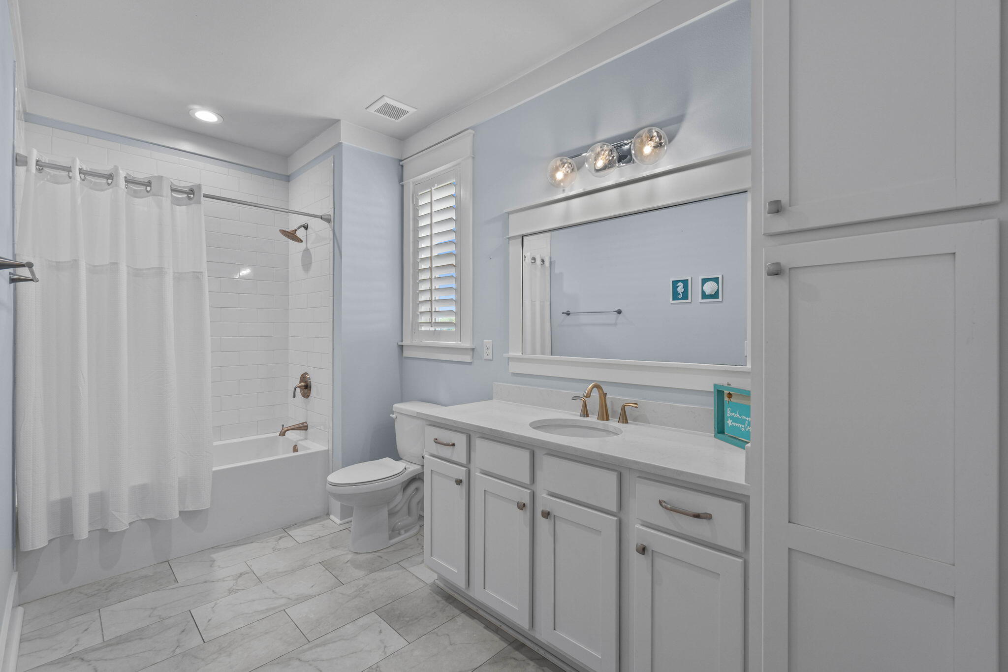 HIDDEN PALMS - Residential