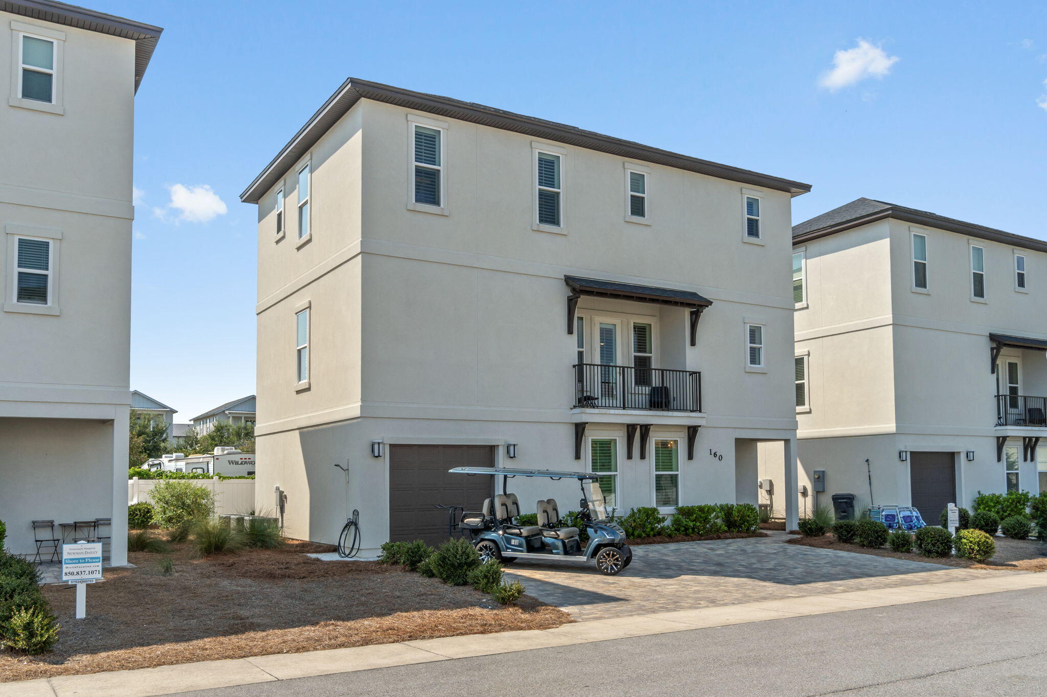 HIDDEN PALMS - Residential