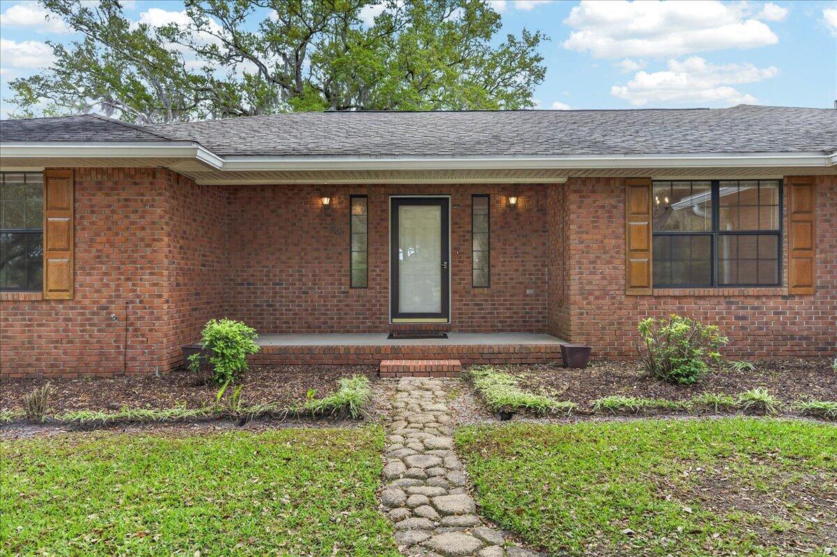 WOODLAND SHORES - Residential