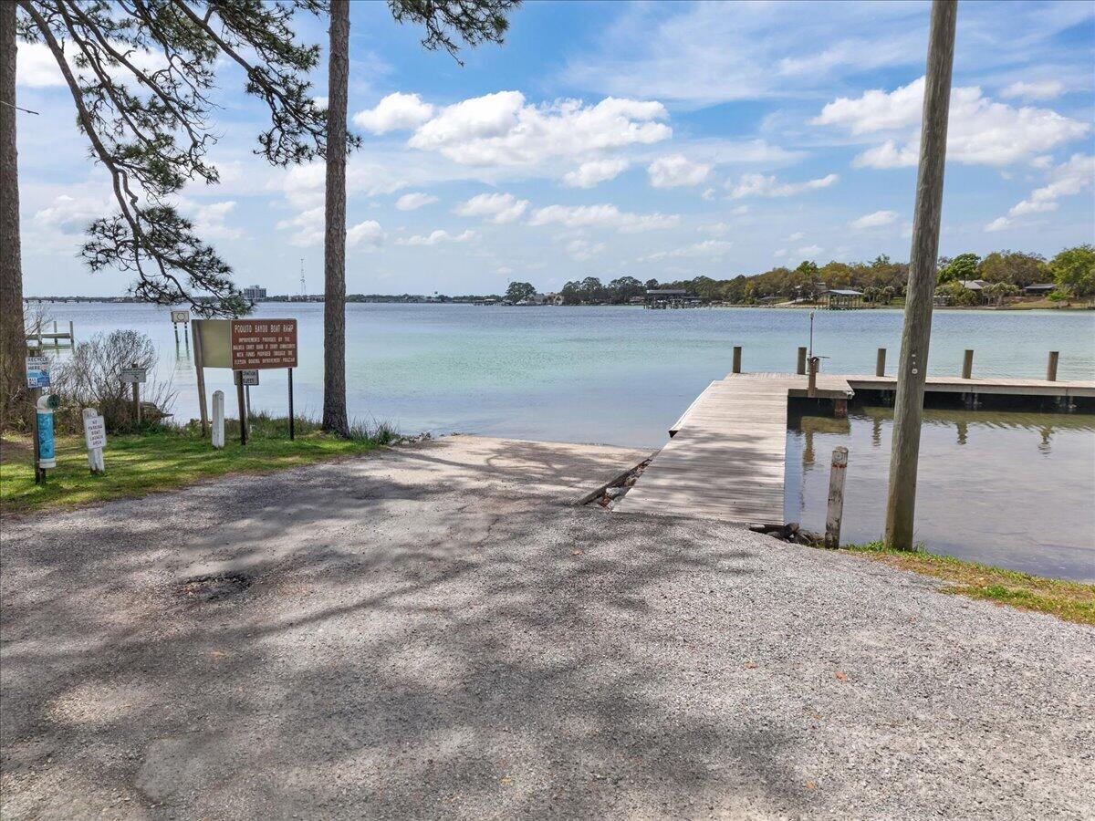 WOODLAND SHORES - Residential