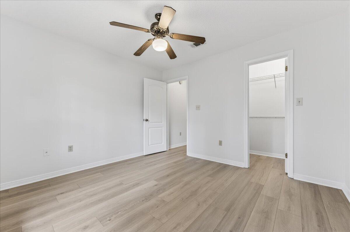 WOODLAND SHORES - Residential