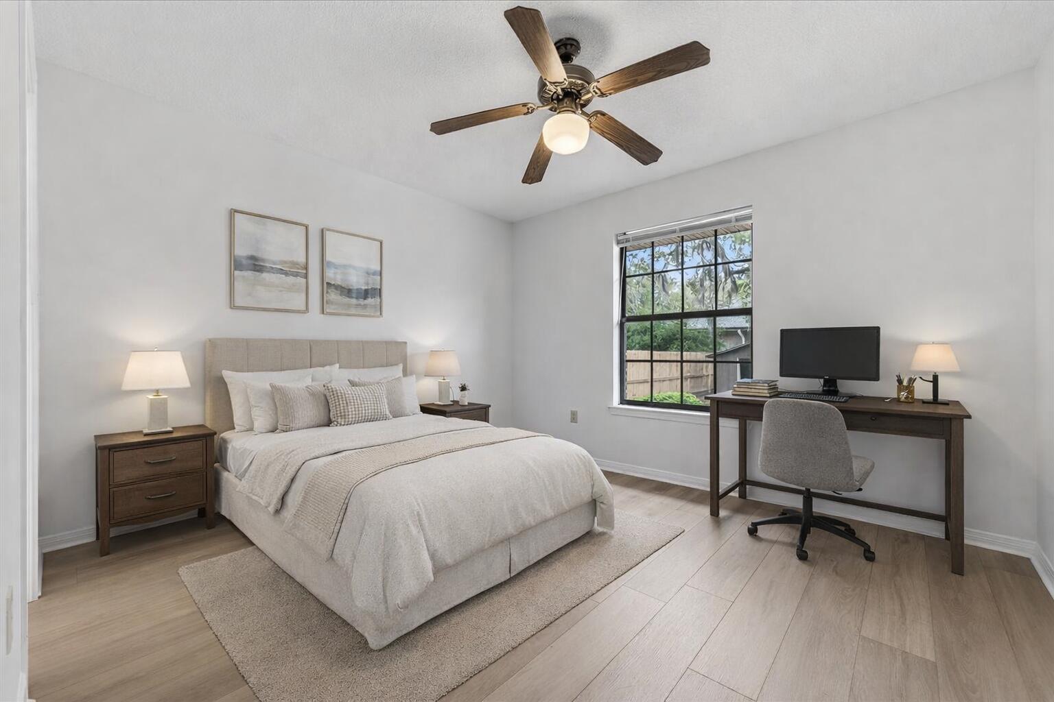 WOODLAND SHORES - Residential