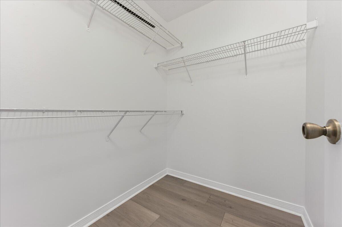 WOODLAND SHORES - Residential