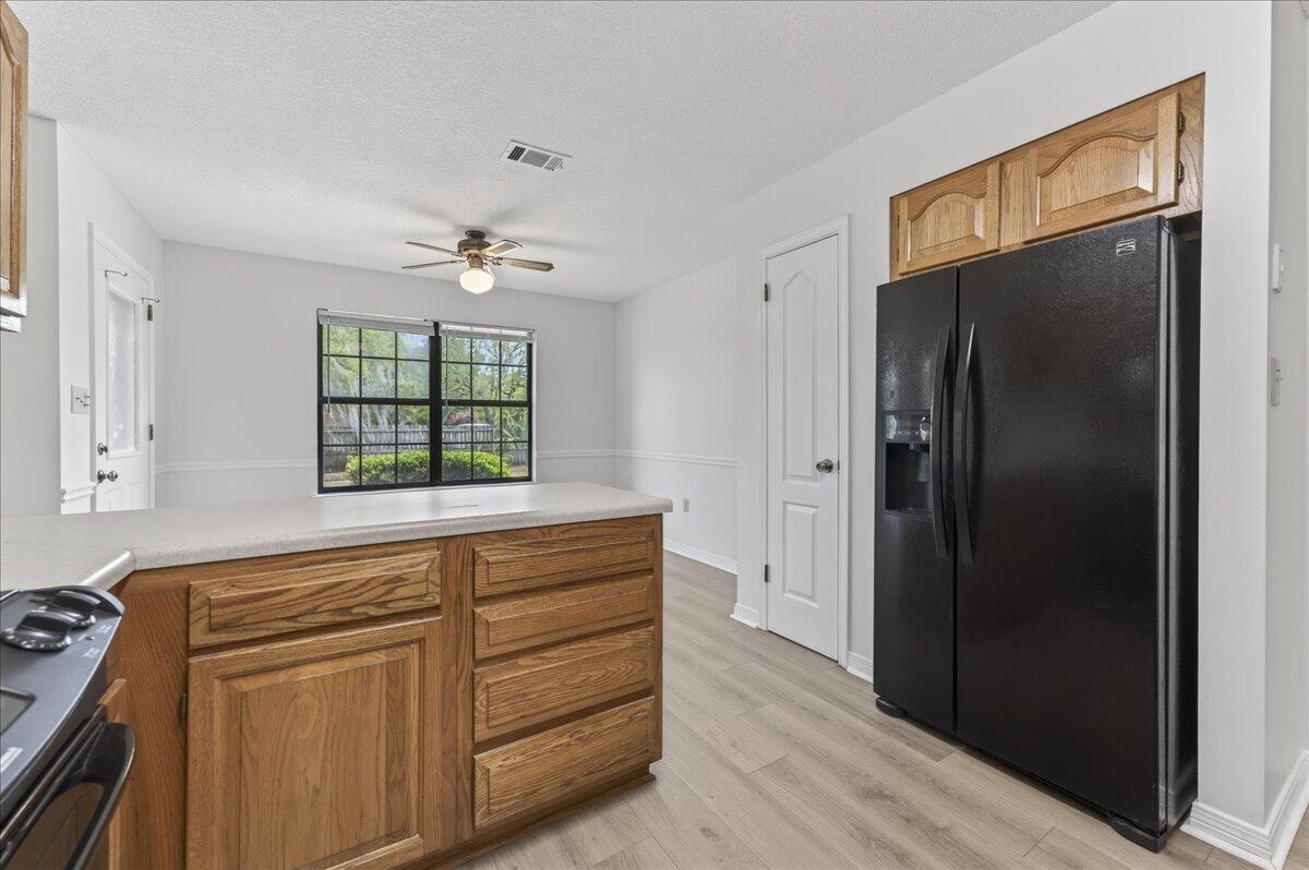 WOODLAND SHORES - Residential