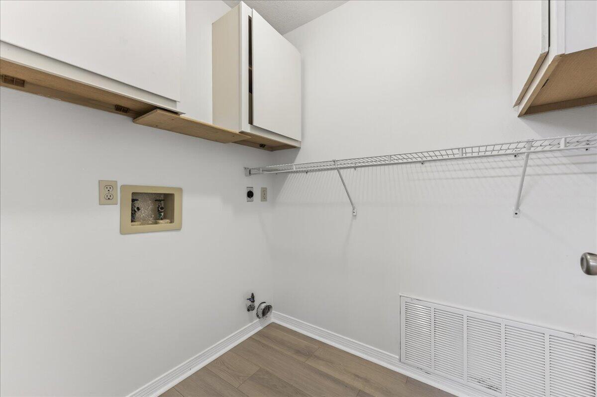 WOODLAND SHORES - Residential