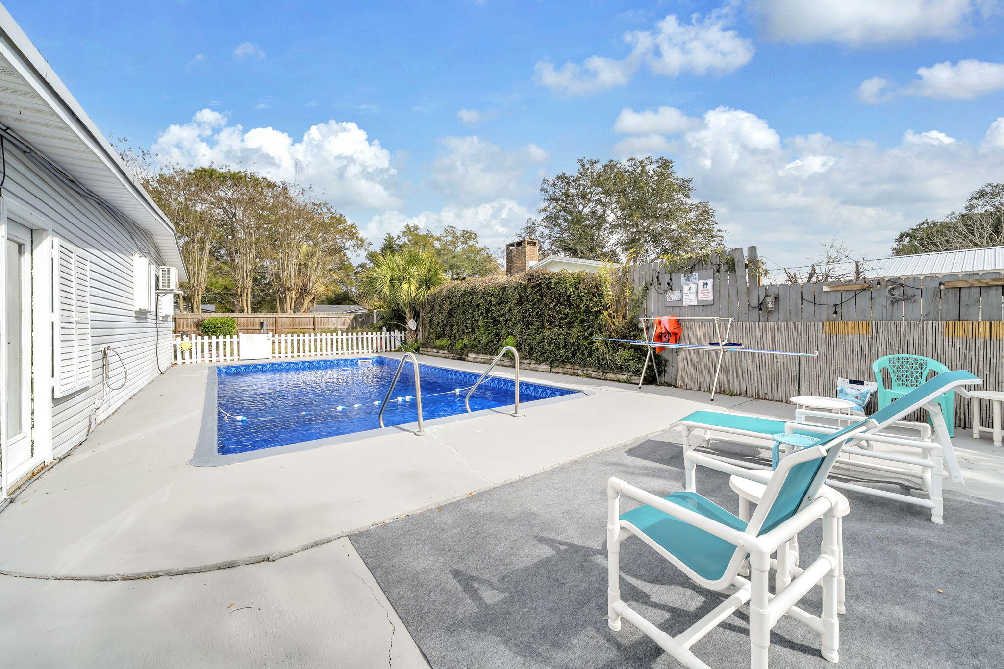 SEABREEZE 6TH ADD LOT 1 BLK G - Residential