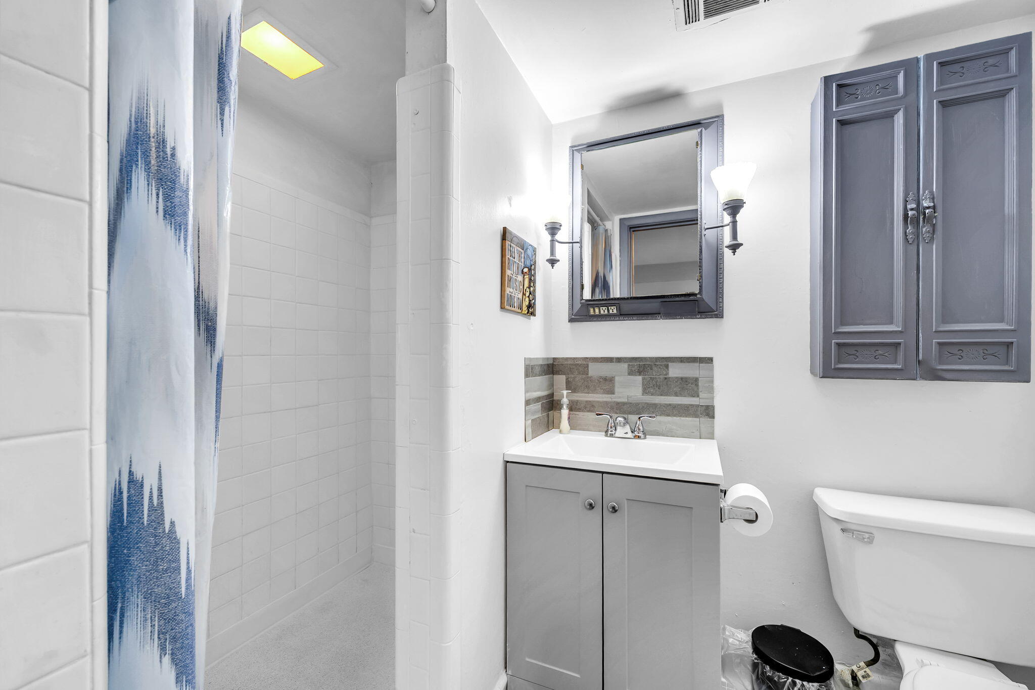 SEABREEZE 6TH ADD LOT 1 BLK G - Residential