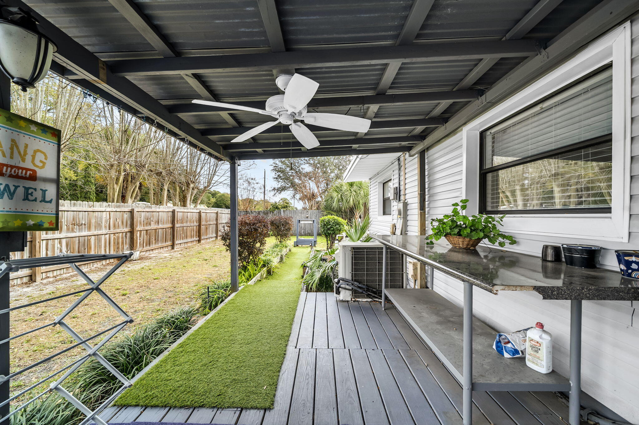 SEABREEZE 6TH ADD LOT 1 BLK G - Residential