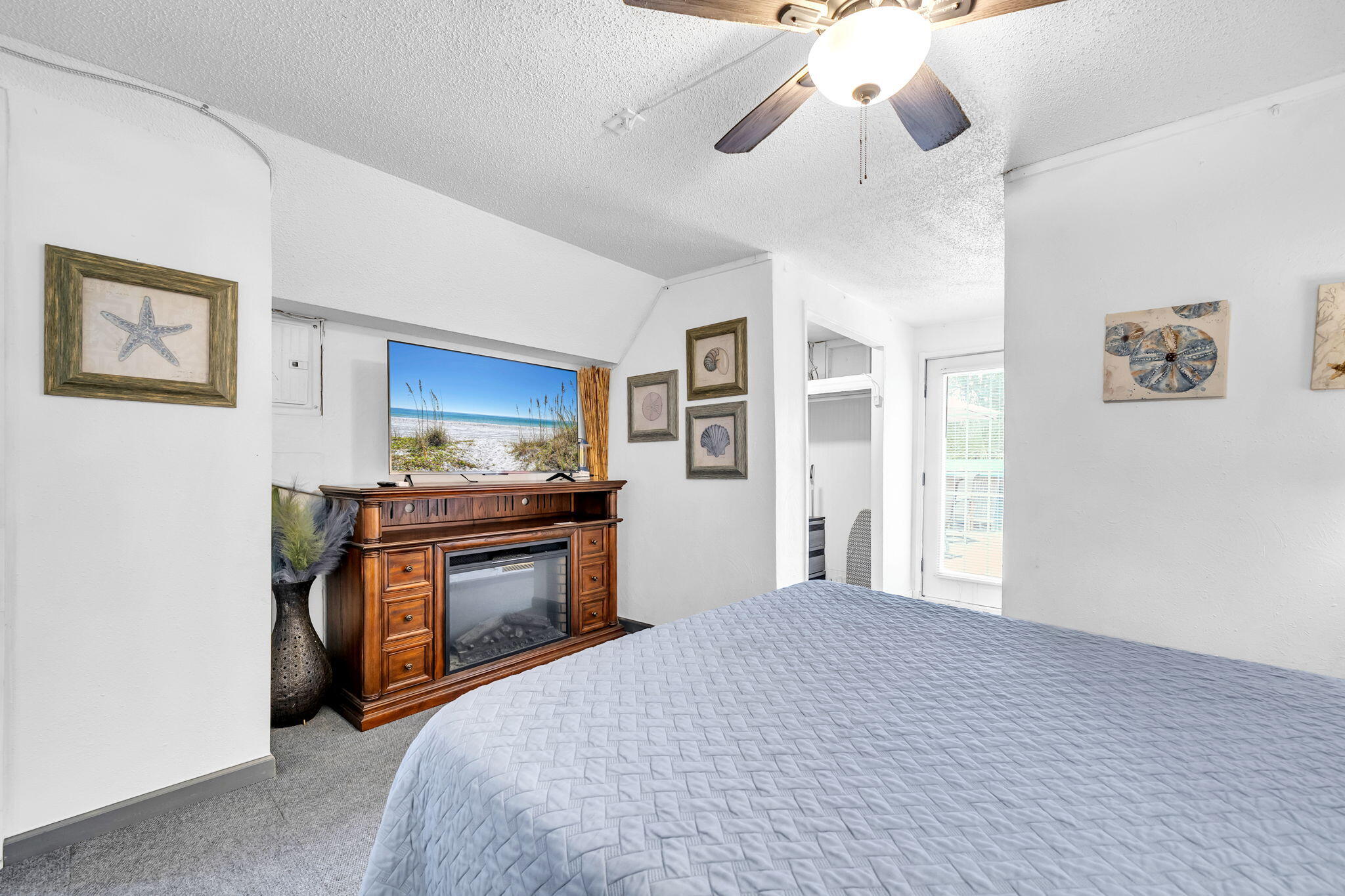 SEABREEZE 6TH ADD LOT 1 BLK G - Residential