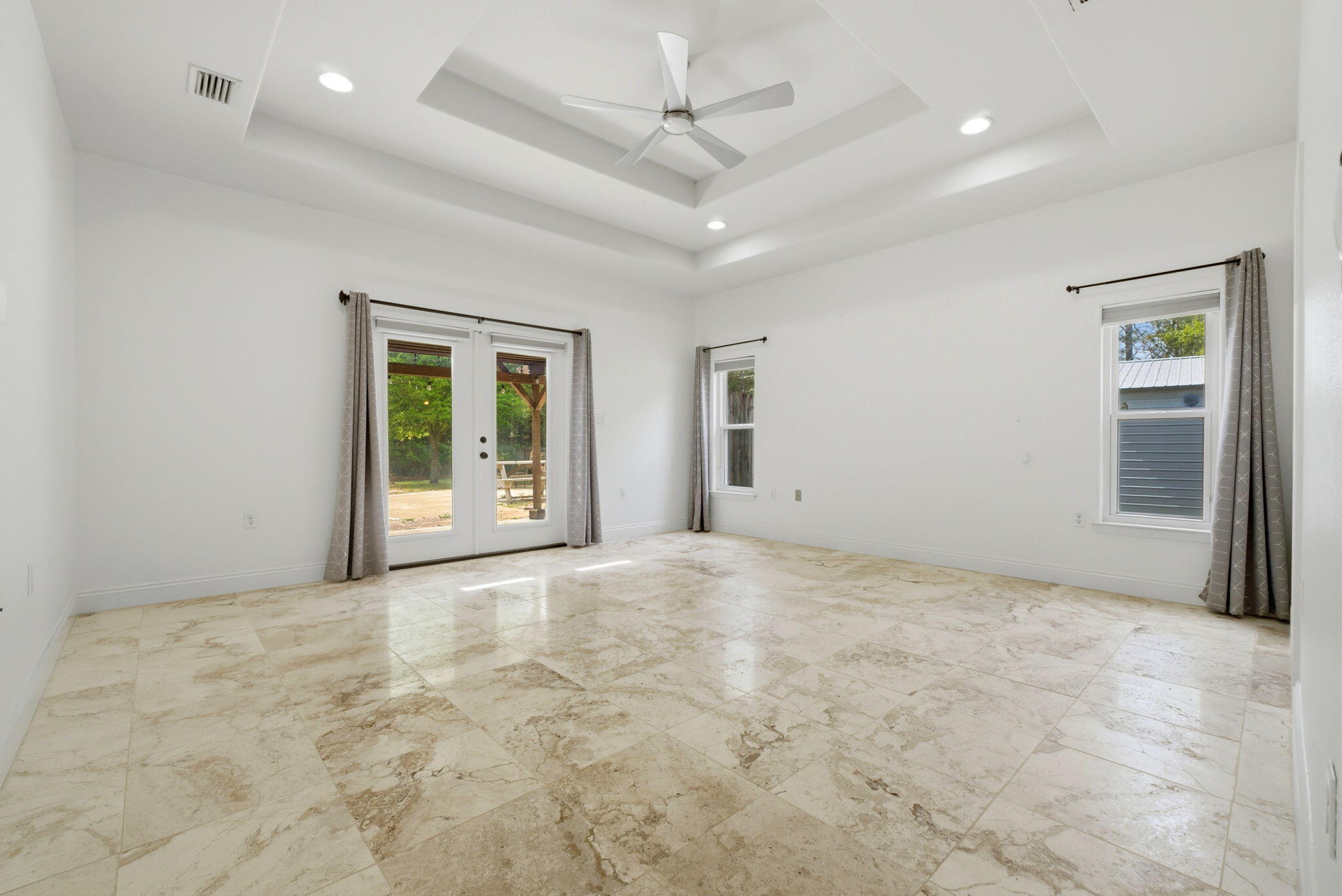 WHISPERING PINES - Residential